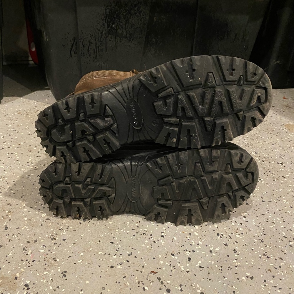 Men's Rugged Brown and Black Snow Boots - Picture 7 of 8